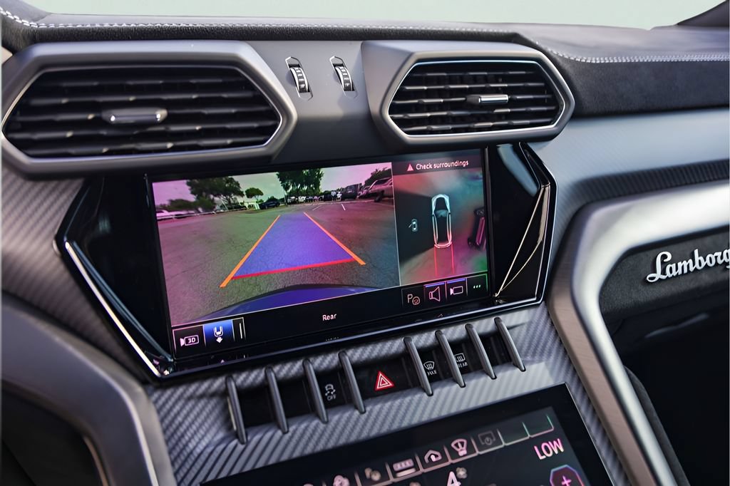 Used 2024 Lamborghini Urus Performante AWD/4WD image 22