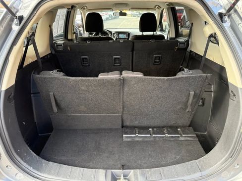 Used 2017 Mitsubishi Outlander ES image 14