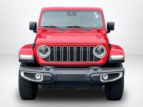 Used 2025 Jeep Wrangler Unlimited Sahara AWD/4WD image 3