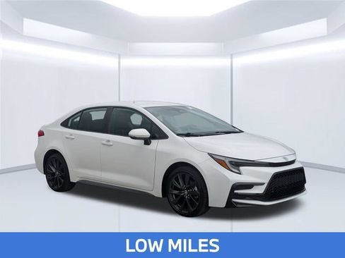 Used 2026 Toyota Corolla SE FWD image 9