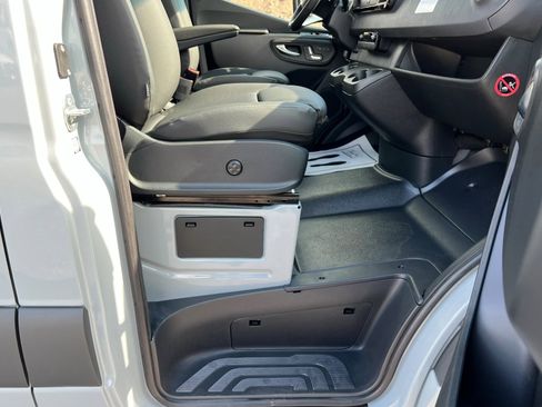 New 2025 Mercedes-Benz Sprinter 2500 image 23