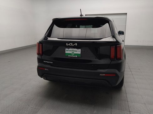 Used 2023 Kia Sorento LX FWD image 7