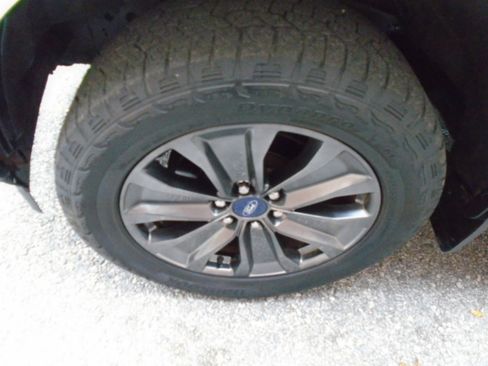 Used 2018 Ford F150 XLT w/ Equipment Group 302A Luxury image 9