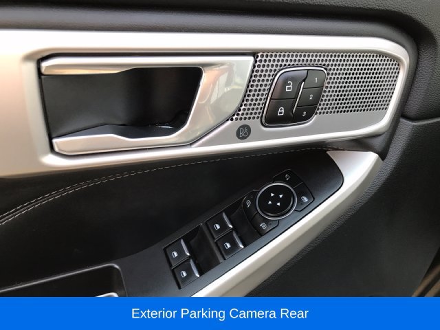 Used 2023 Ford Explorer Limited AWD/4WD image 5