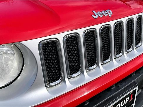 Used 2016 Jeep Renegade Limited image 31