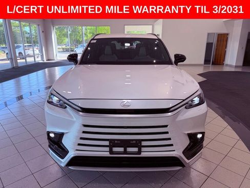 Used 2025 Lexus TX 500h AWD w/ Technology Package image 2