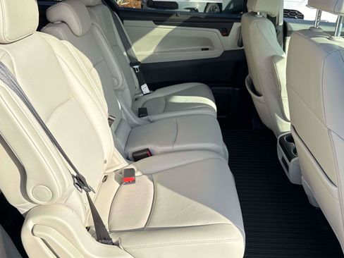 Certified 2025 Honda Odyssey EX-L image 15