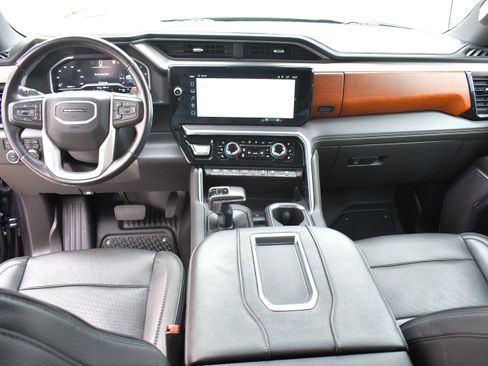 Used 2022 GMC Sierra 1500 Denali w/ Technology Package image 18