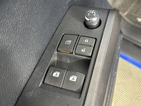 Used 2016 Toyota Tacoma TRD Sport image 24