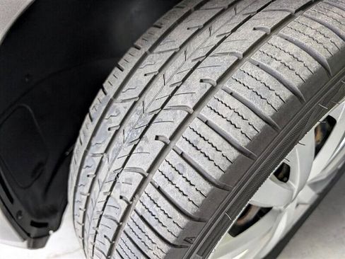 Used 2015 Volkswagen e-Golf Limited Edition image 16