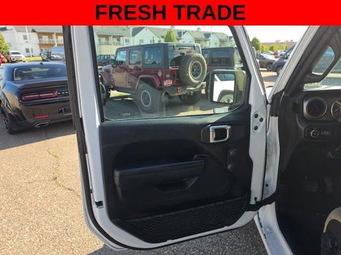 Used 2022 Jeep Wrangler Sport AWD/4WD image 10