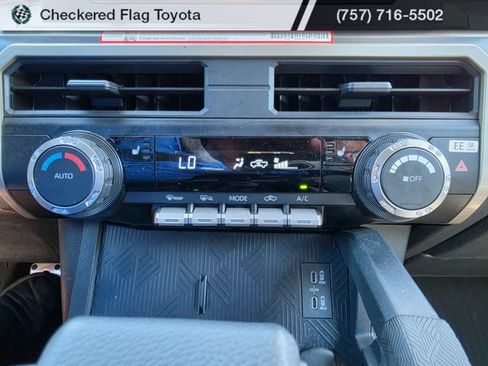Used 2025 Toyota Tacoma TRD Sport AWD/4WD image 17