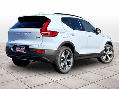 New 2026 Volvo XC40 B5 Plus w/ Protection Package Premier
