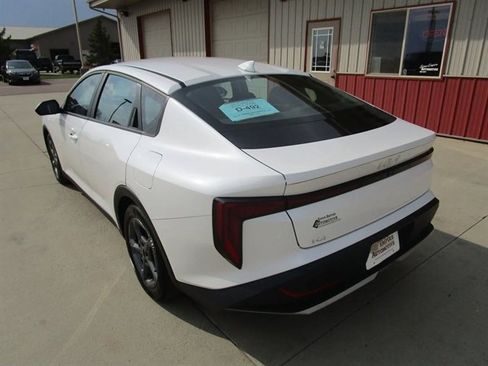 Used 2025 Kia K4 LX image 10