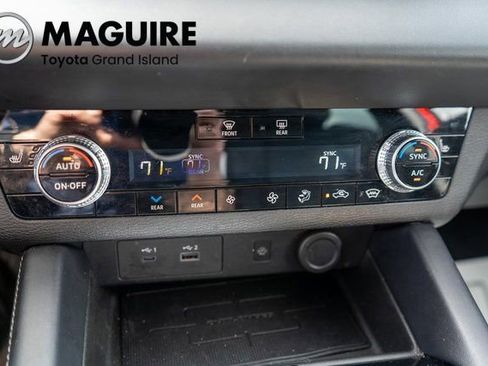 Used 2023 Mitsubishi Outlander SEL AWD/4WD image 33