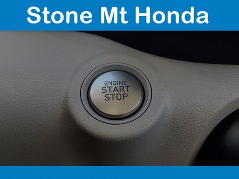 Used 2024 Hyundai Venue SEL image 32