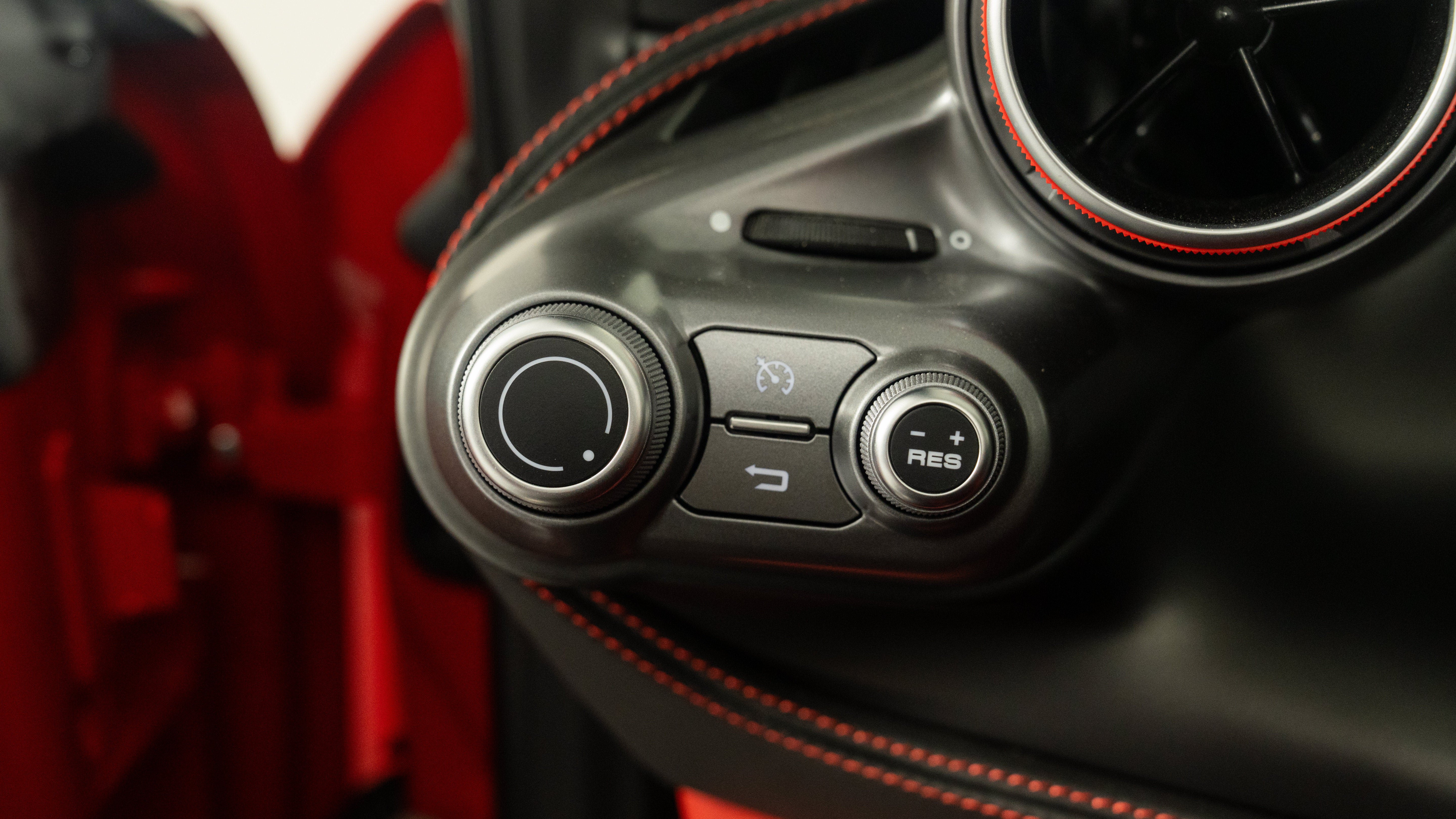 Certified 2021 Ferrari F8 Tributo RWD image 29