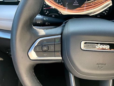 Used 2025 Jeep Compass Limited AWD/4WD image 11