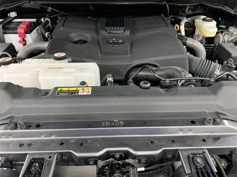 Used 2025 Toyota Tundra Platinum image 24