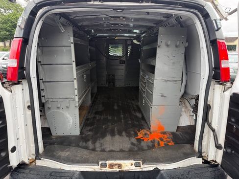 Used 2020 Chevrolet Express 3500 Extended w/ Driver Convenience Package RWD image 16