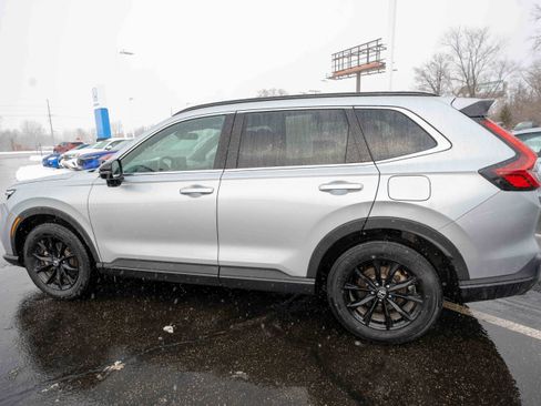 Certified 2025 Honda CR-V Sport image 4