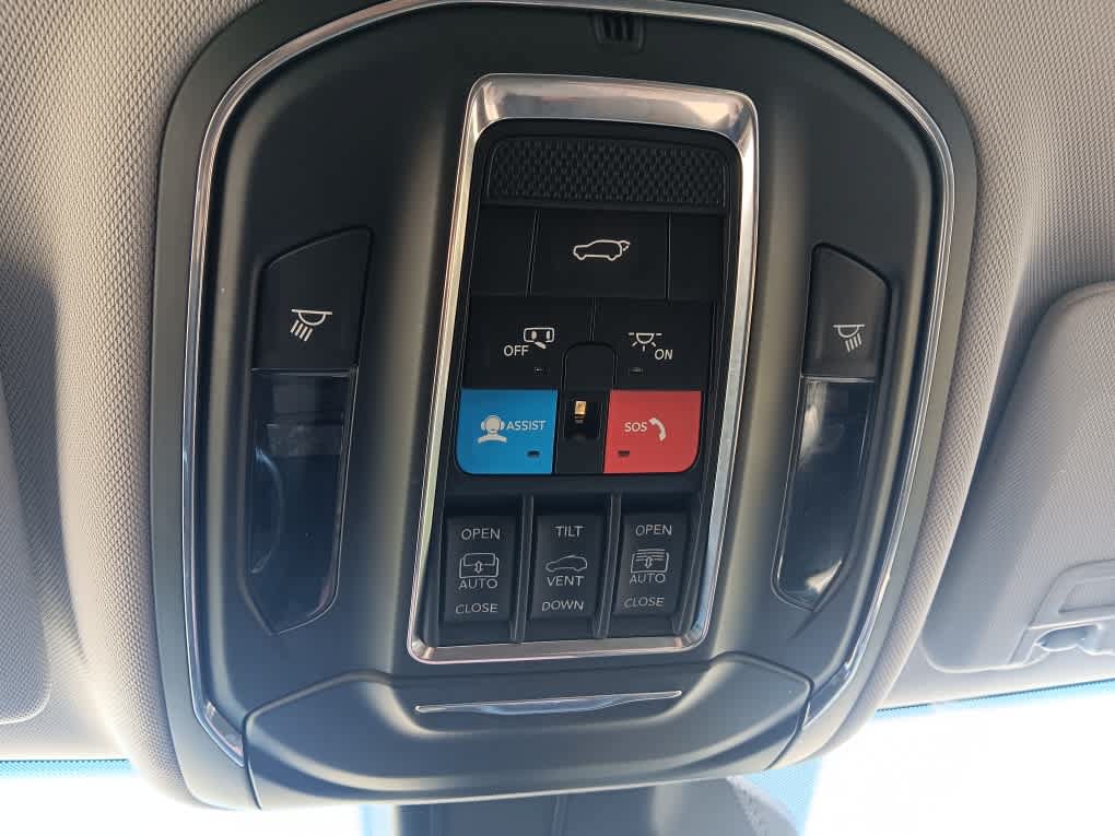 Used 2023 Jeep Grand Cherokee 4WD 4xe image 34