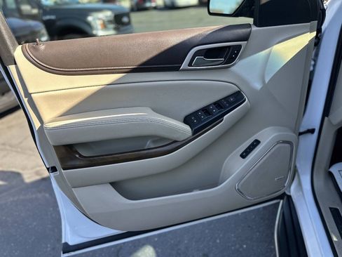Used 2018 GMC Yukon Denali w/ Open Road Package AWD/4WD image 9