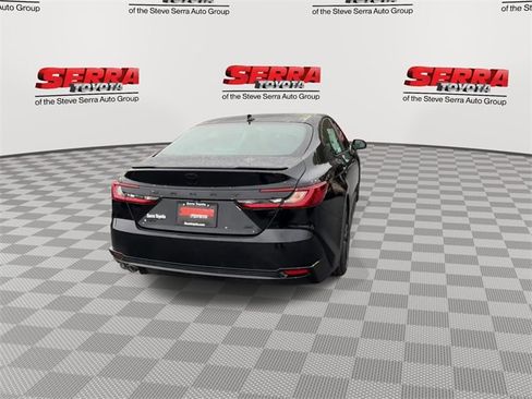 New 2026 Toyota Camry Hybrid image 9