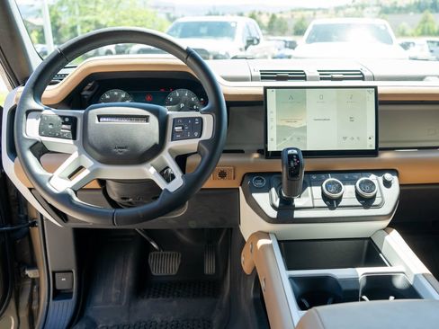 Used 2025 Land Rover Defender 110 X-Dynamic SE AWD/4WD image 14
