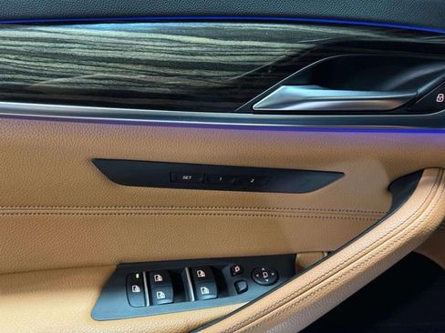 Used 2019 BMW 530i xDrive image 20