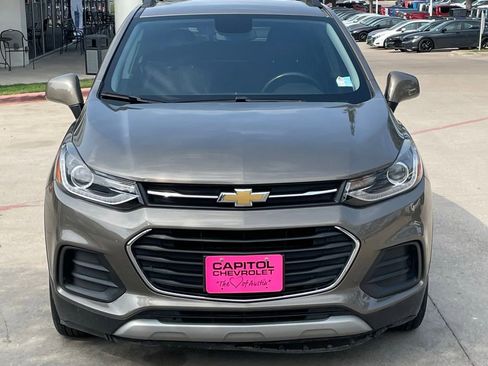 Used 2022 Chevrolet Trax LT w/ LT Convenience Package FWD image 6