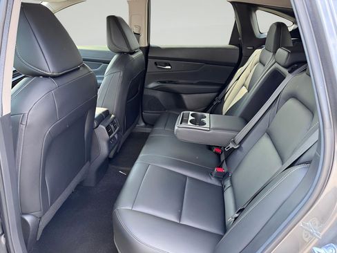 Used 2025 Nissan Murano SV FWD image 30