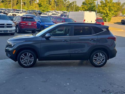 Used 2021 Kia Seltos S FWD image 4