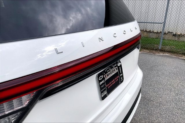 Used 2026 Lincoln Aviator AWD w/ Jet Appearance Package image 9