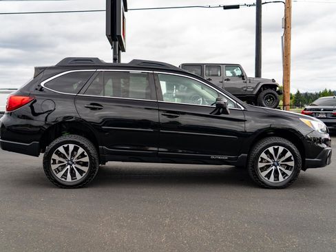 Used 2017 Subaru Outback 3.6R Limited AWD/4WD image 8