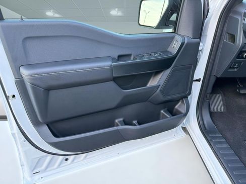 Used 2022 Ford F550 2WD Regular Cab Super Duty image 4