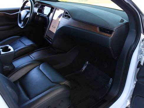 Used 2019 Tesla Model X Long Range image 29