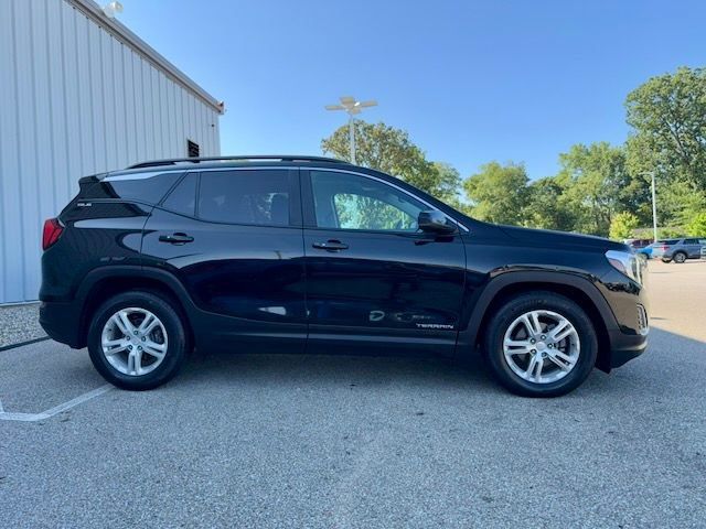 Used 2021 GMC Terrain SLE w/ Driver Convenience Package FWD image 7