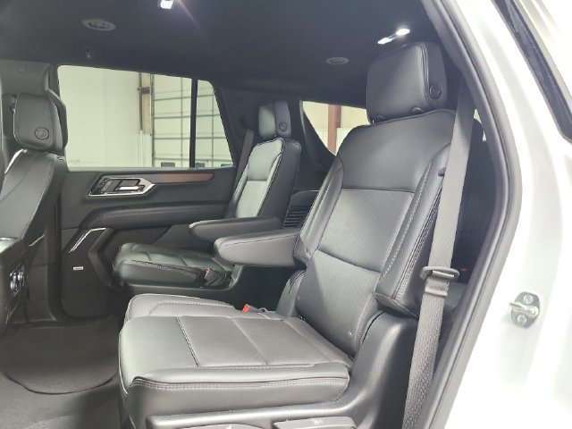 Used 2025 GMC Yukon Denali RWD image 36