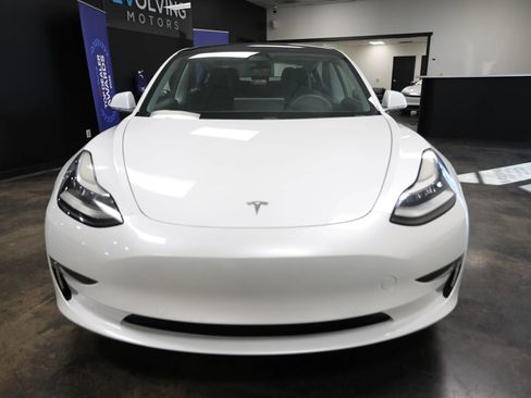 Used 2018 Tesla Model 3 Mid Range image 4