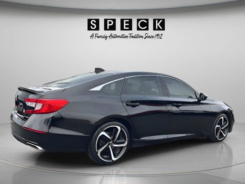 Used 2018 Honda Accord Sport image 5