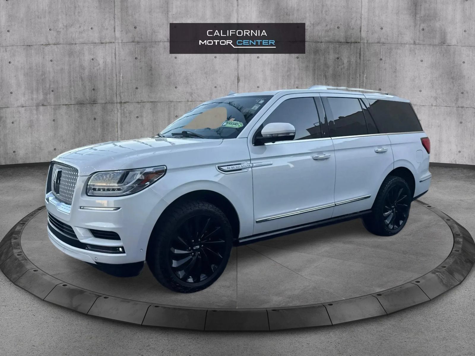 Used 2021 Lincoln Navigator Reserve AWD/4WD image 3