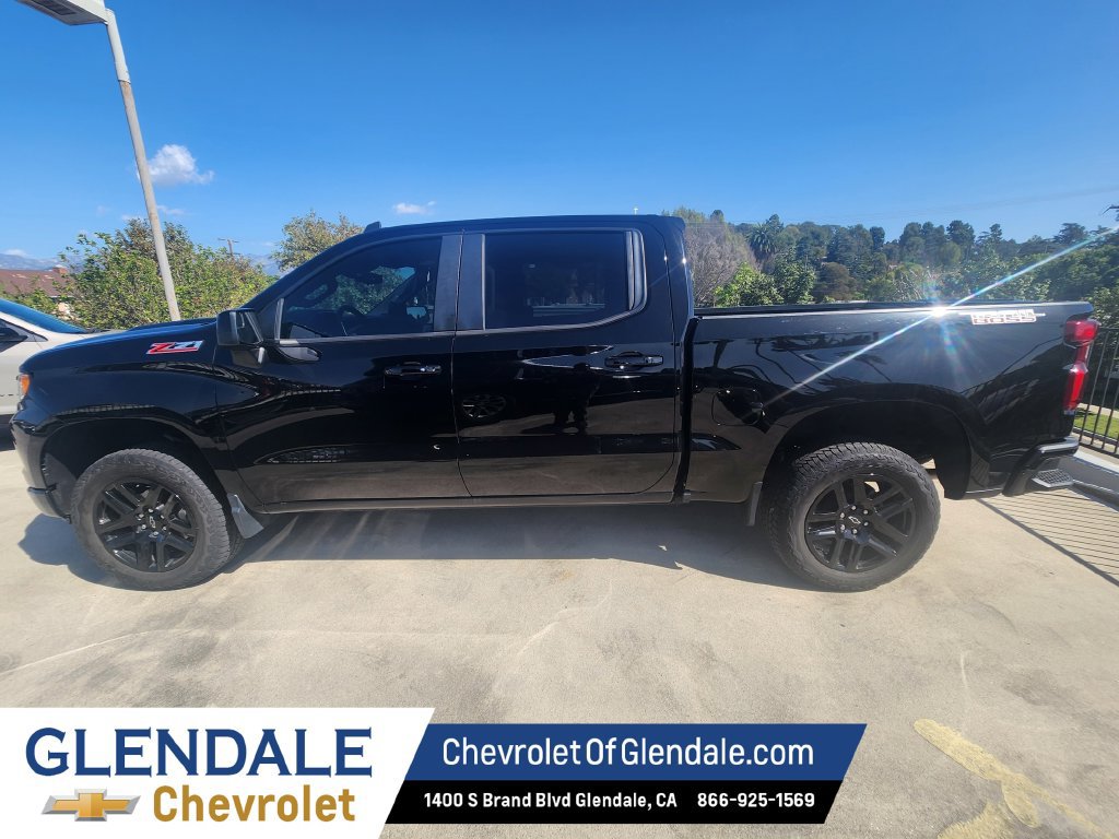 Used 2023 Chevrolet Silverado 1500 LT Trail Boss w/ Protection Package AWD/4WD image 3