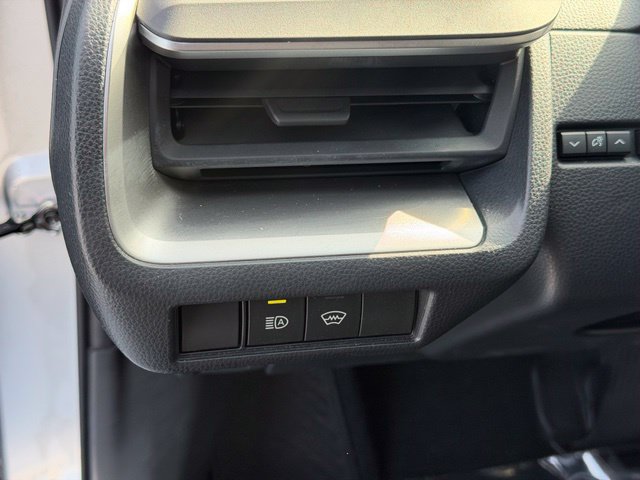 Certified 2023 Toyota Prius LE AWD/4WD image 24
