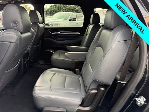 Used 2024 Buick Enclave Essence FWD image 7