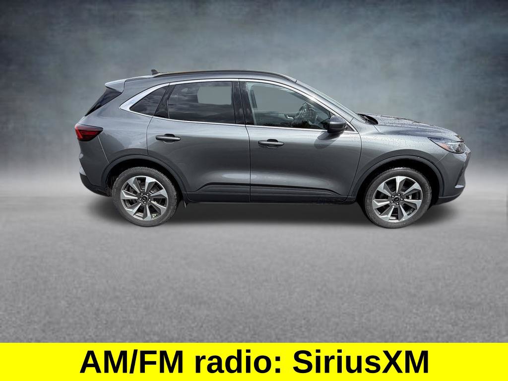 Certified 2025 Ford Escape Platinum AWD/4WD image 7