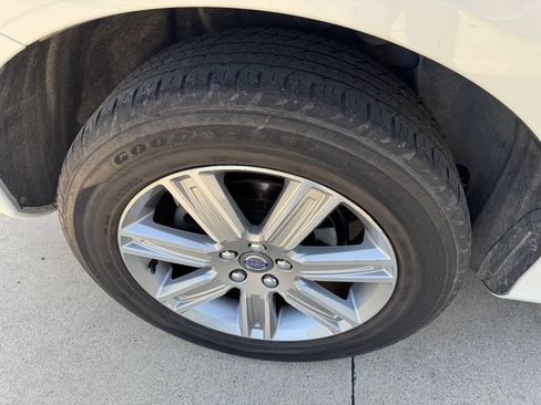 Used 2017 Volvo XC60 T5 Inscription w/ Preferred Option Package FWD image 18