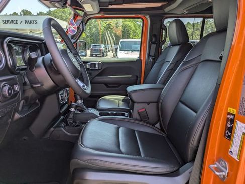 New 2025 Jeep Wrangler Unlimited Sahara w/ Safety Group AWD/4WD image 20
