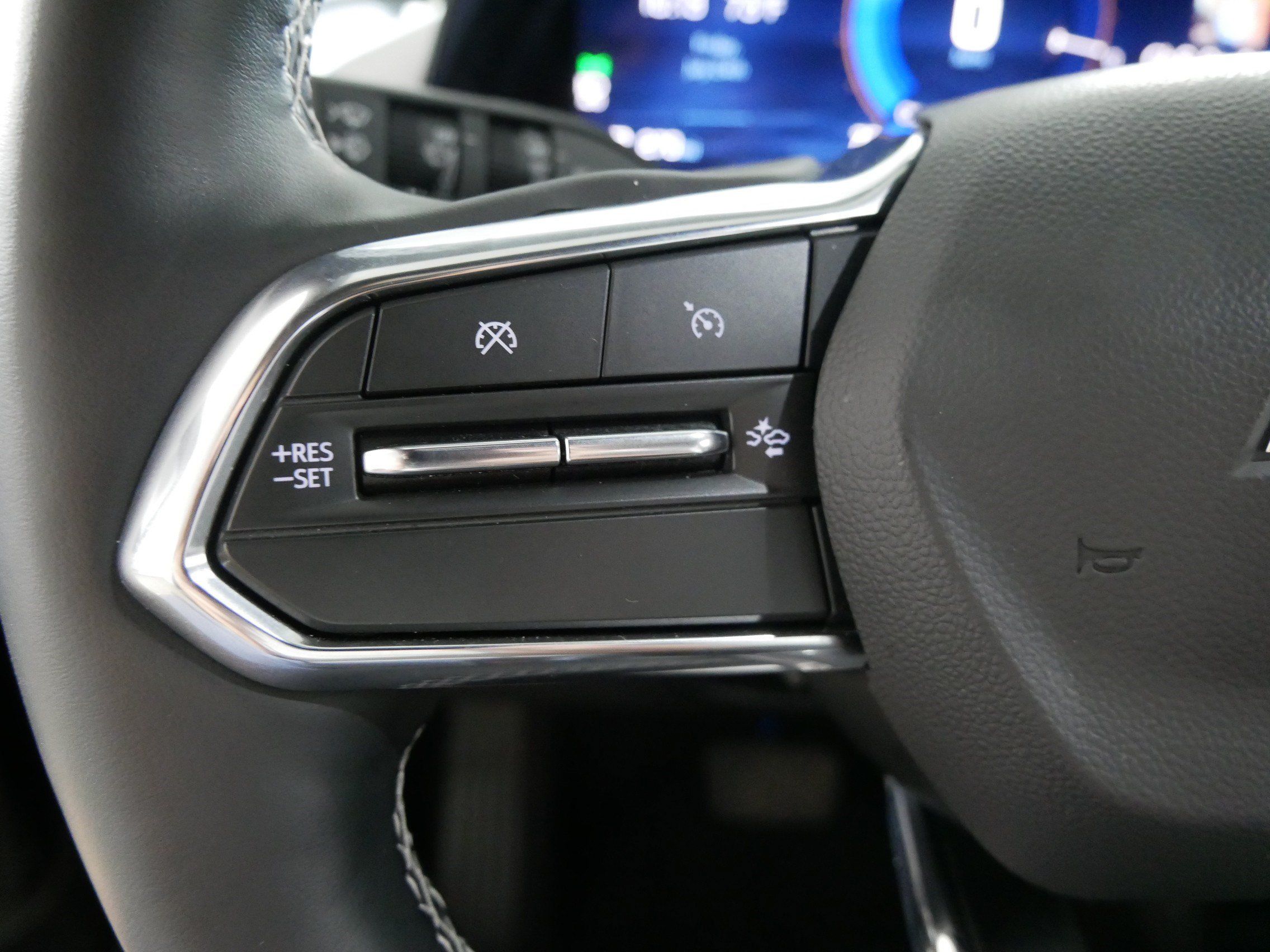 Used 2025 Chevrolet Equinox EV LT w/ Convenience Package FWD image 27