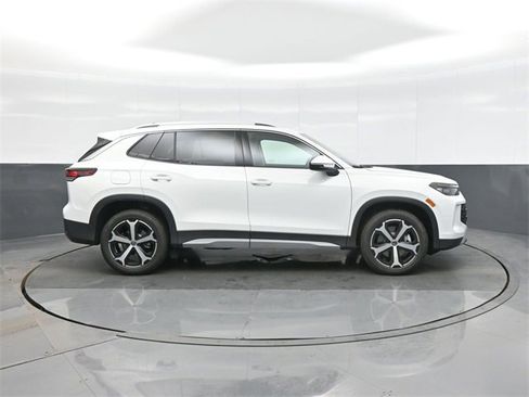 New 2026 Volkswagen Tiguan SE image 8